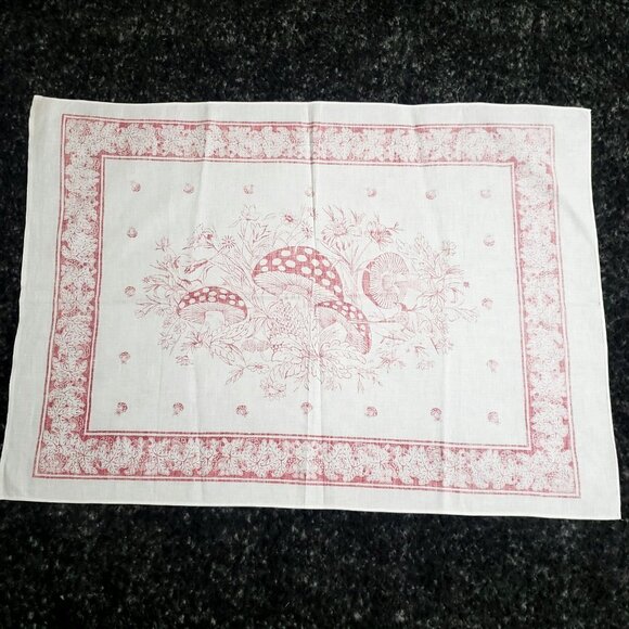 Vintage Mushrooms Printed Piece Of Linen Red And White 30.5x21.5" Retro VGC - Picture 2 of 7